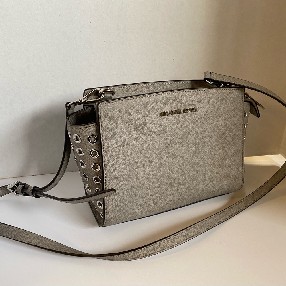 Michael Kors shoulder bag, bray with grommets